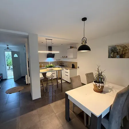 A 11 Min Des Plages Jardin Parking Villa Béziers